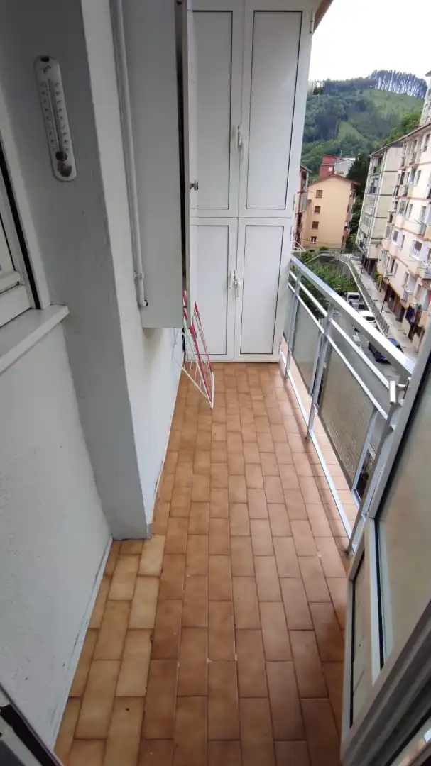 Terraza de Piso en venta en Ermua con Calefacción, Trastero y Amueblado