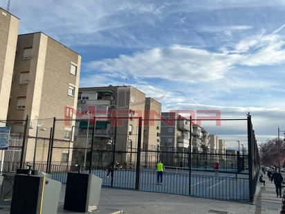Vista exterior de Pis en venda en Parla amb Aire condicionat, Calefacció i Jardí privat