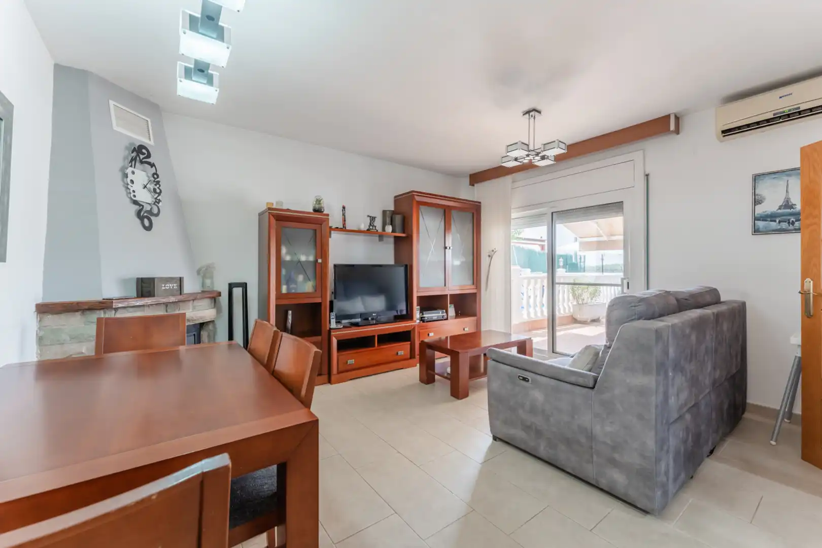 Sala d'estar de Casa o xalet en venda en Lliçà d'Amunt amb Calefacció, Jardí privat i Terrassa