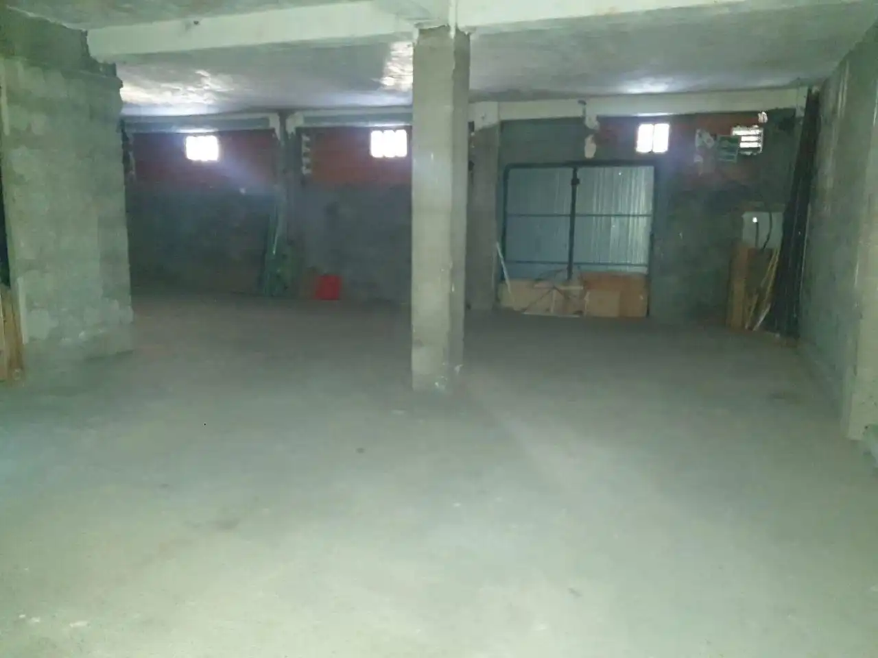 Local comercial en venda a Flores de Sil - La Placa