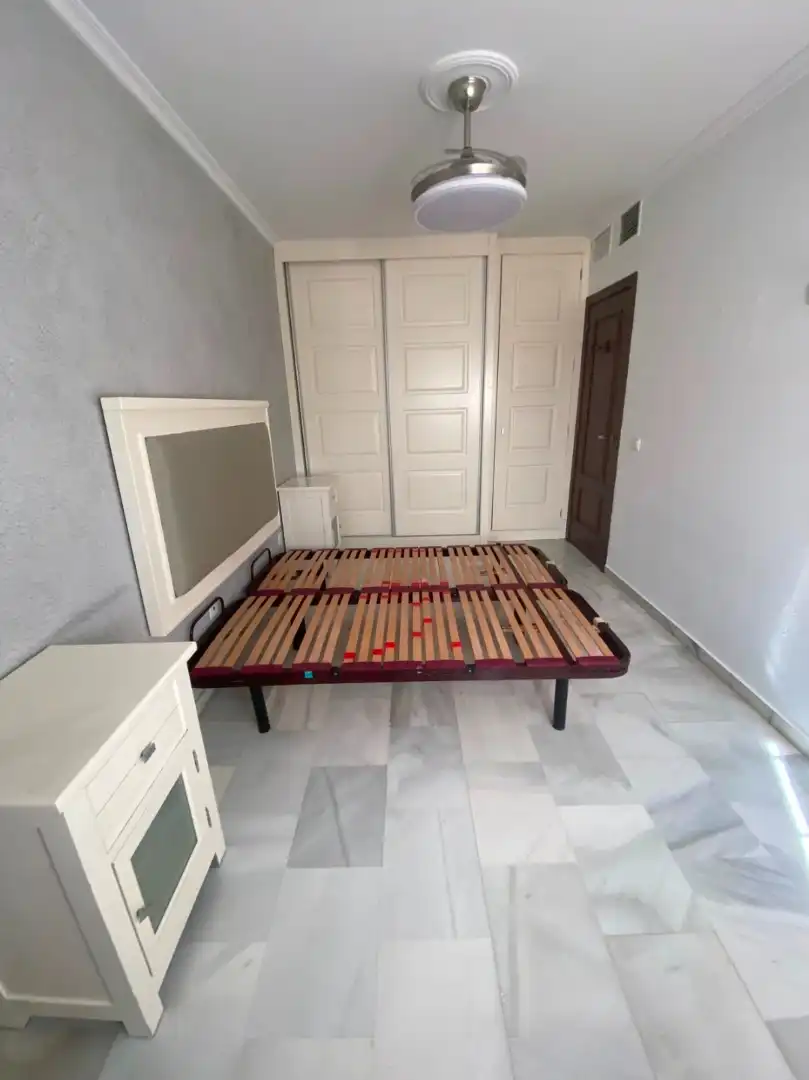 Habitación de Dúplex de alquiler en Dos Hermanas con Aire acondicionado, Calefacción y Parquet