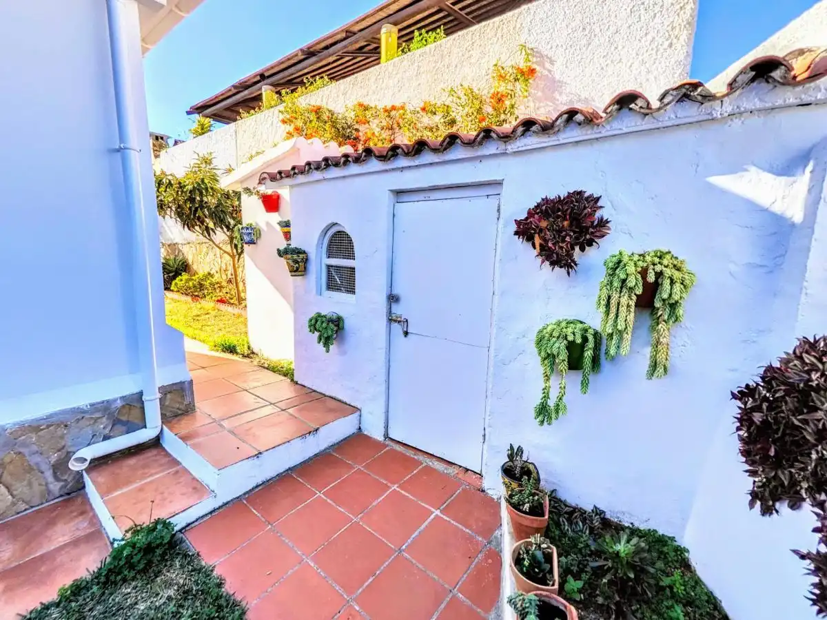 Jardí de Casa o xalet en venda en Benalmádena amb Aire condicionat, Jardí privat i Terrassa