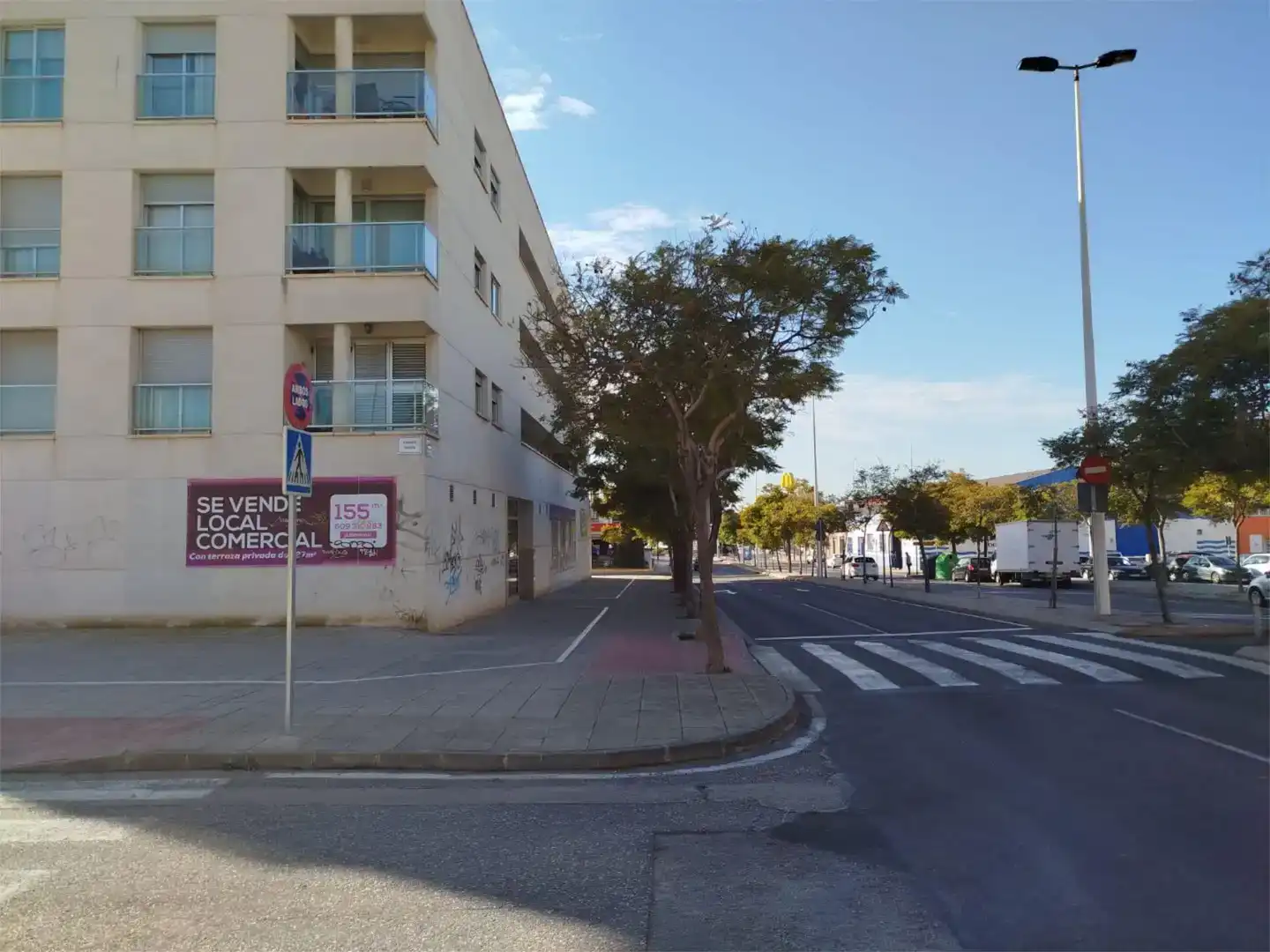 Vista exterior de Local de lloguer en Santa Pola