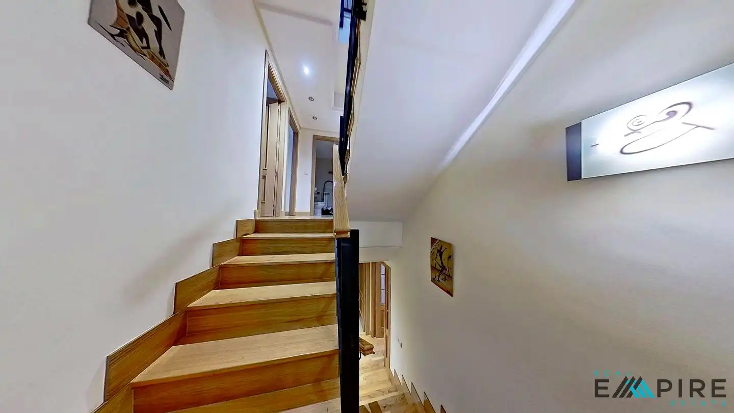 Casa adosada en venda en Parla amb Aire condicionat, Calefacció i Jardí privat