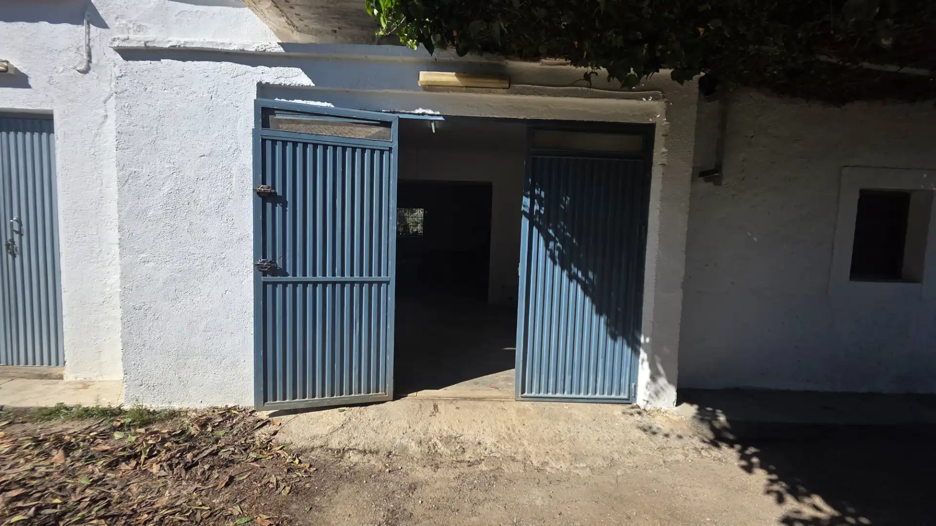 Parking of Country homes for sale in Padules, Almería