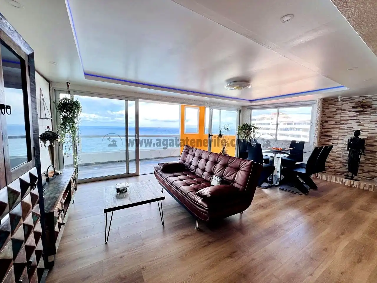 Sala de estar de Piso en venta en Los Realejos con Parquet y Amueblado