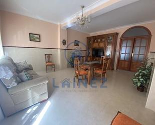 Sala d'estar de Casa o xalet en venda en Villanueva del Duque amb Moblat i Balcó