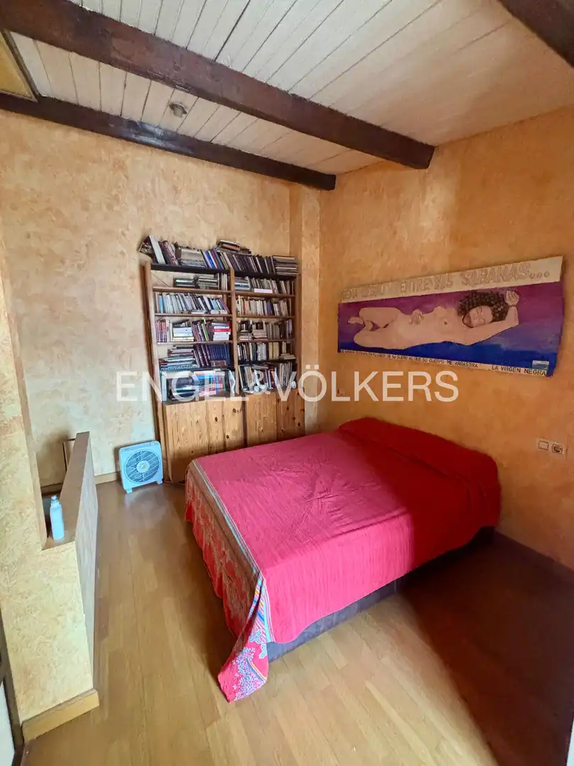 Dormitori de Casa adosada en venda en Sevilla amb Calefacció, Parquet i Terrassa