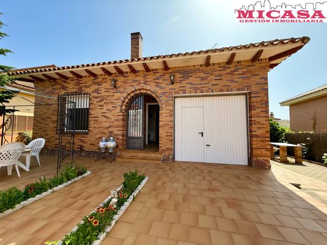 Casa-chalet en Venta en Serracines