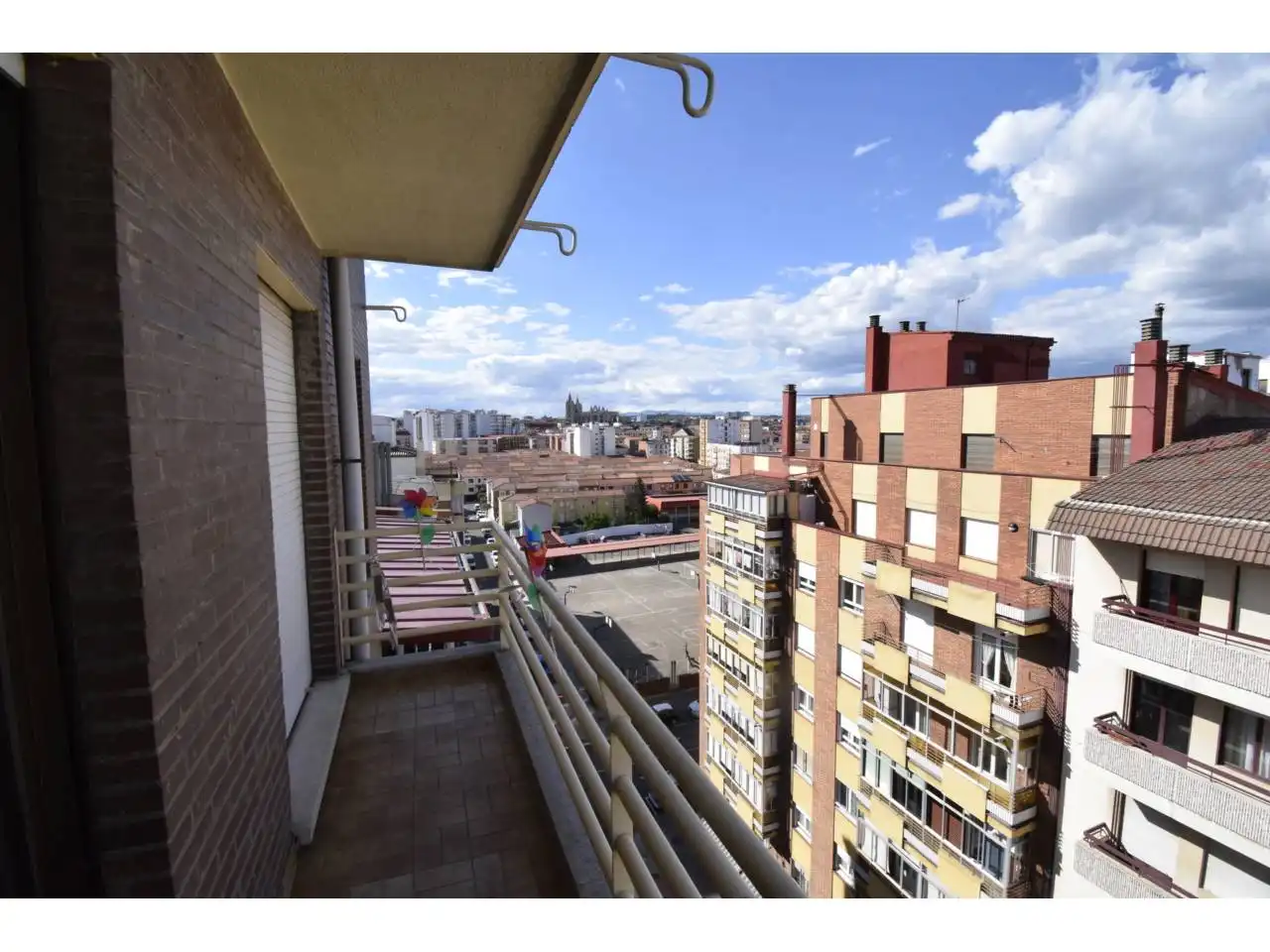 Schlafzimmer von Wohnung zur Miete in León Capital  mit Heizung, Parkett und Terrasse