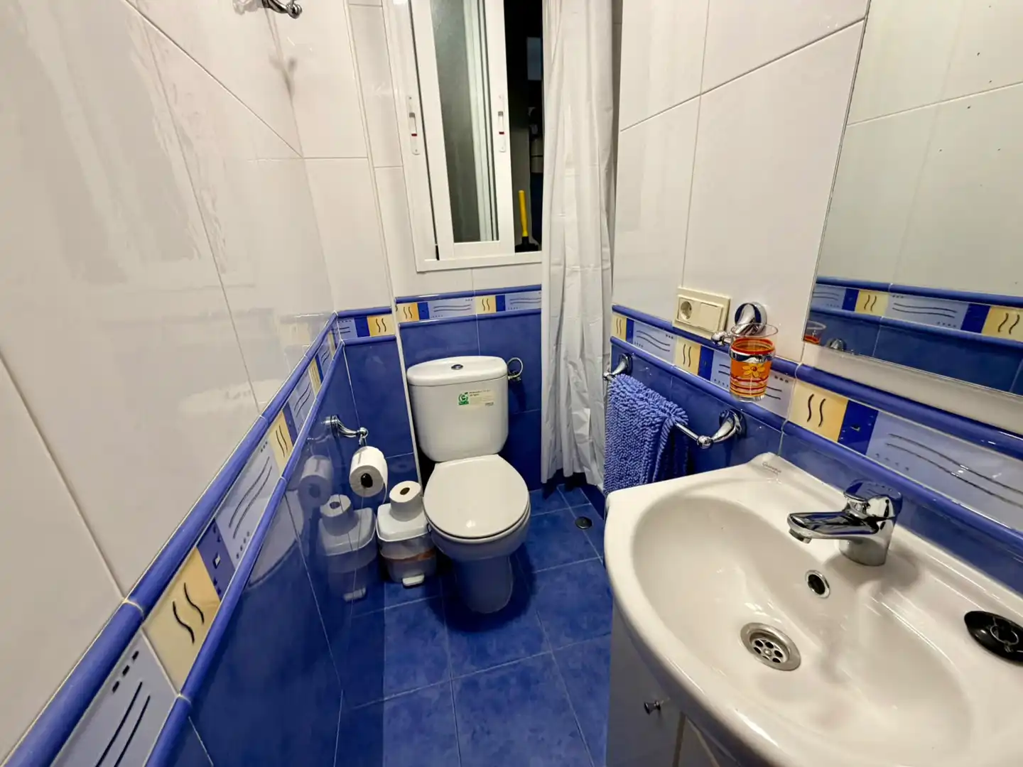 Bathroom of Flat for rent in Ronda