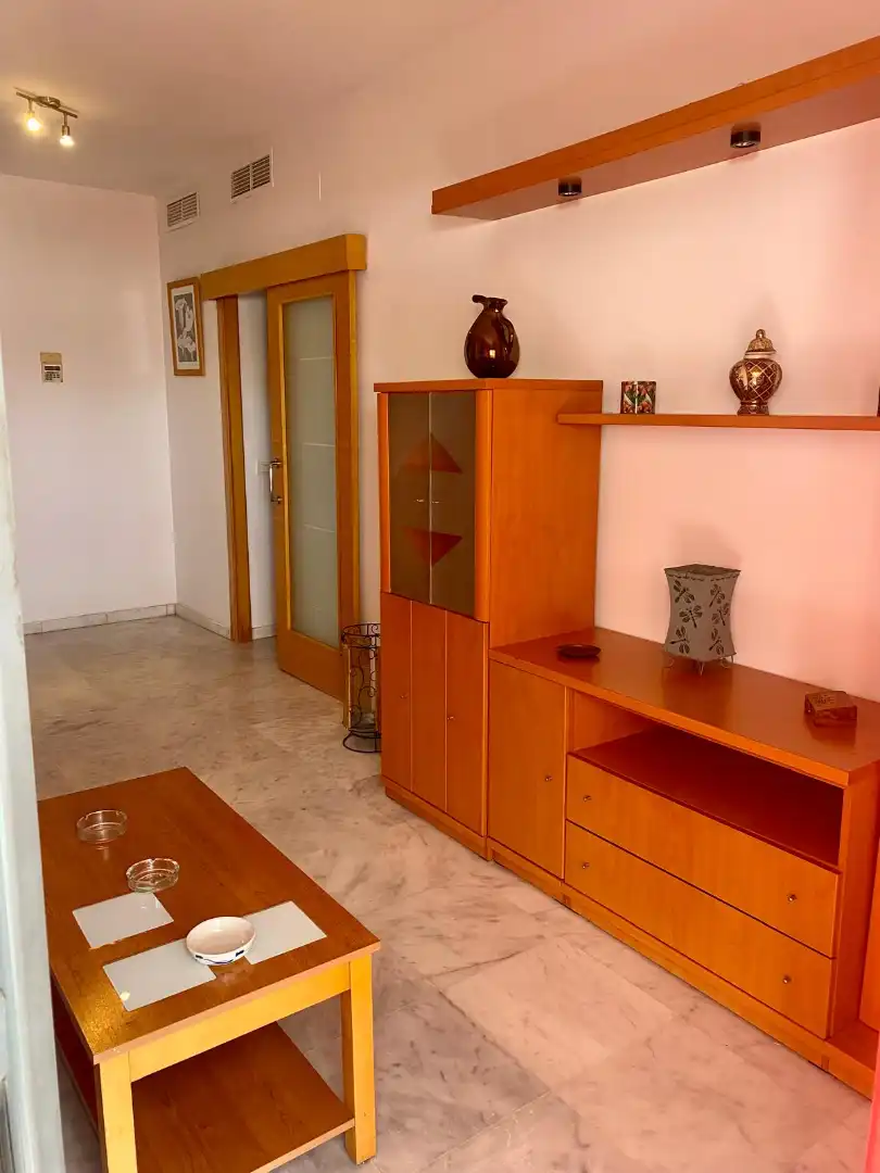 Sala d'estar de Pis en venda en Dos Hermanas amb Aire condicionat, Calefacció i Jardí privat