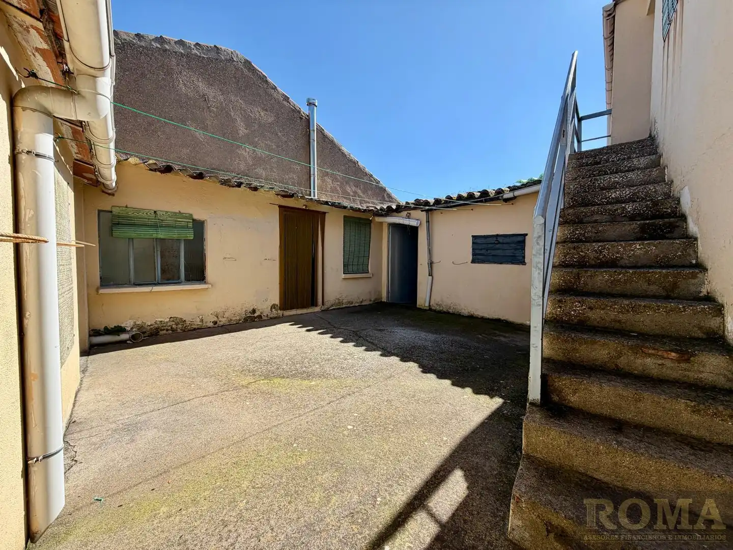 Exterior view of Houses for sale in Cabrerizos  with Heating and Terrace