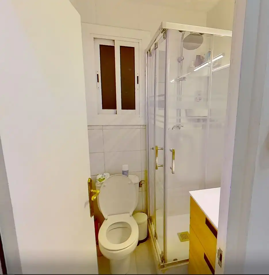 Baño de Piso en venta en Barcelona con Balcón