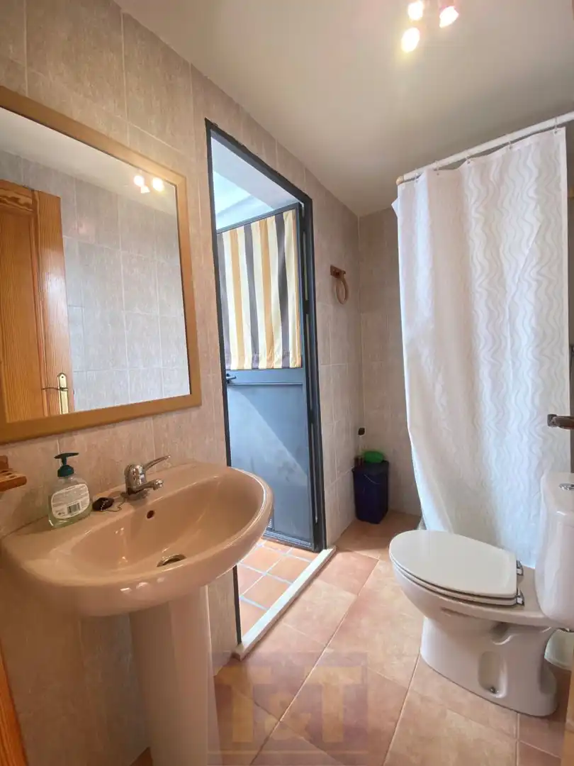Badezimmer von Wohnungen zur Miete in Islantilla mit Klimaanlage, Heizung und Terrasse