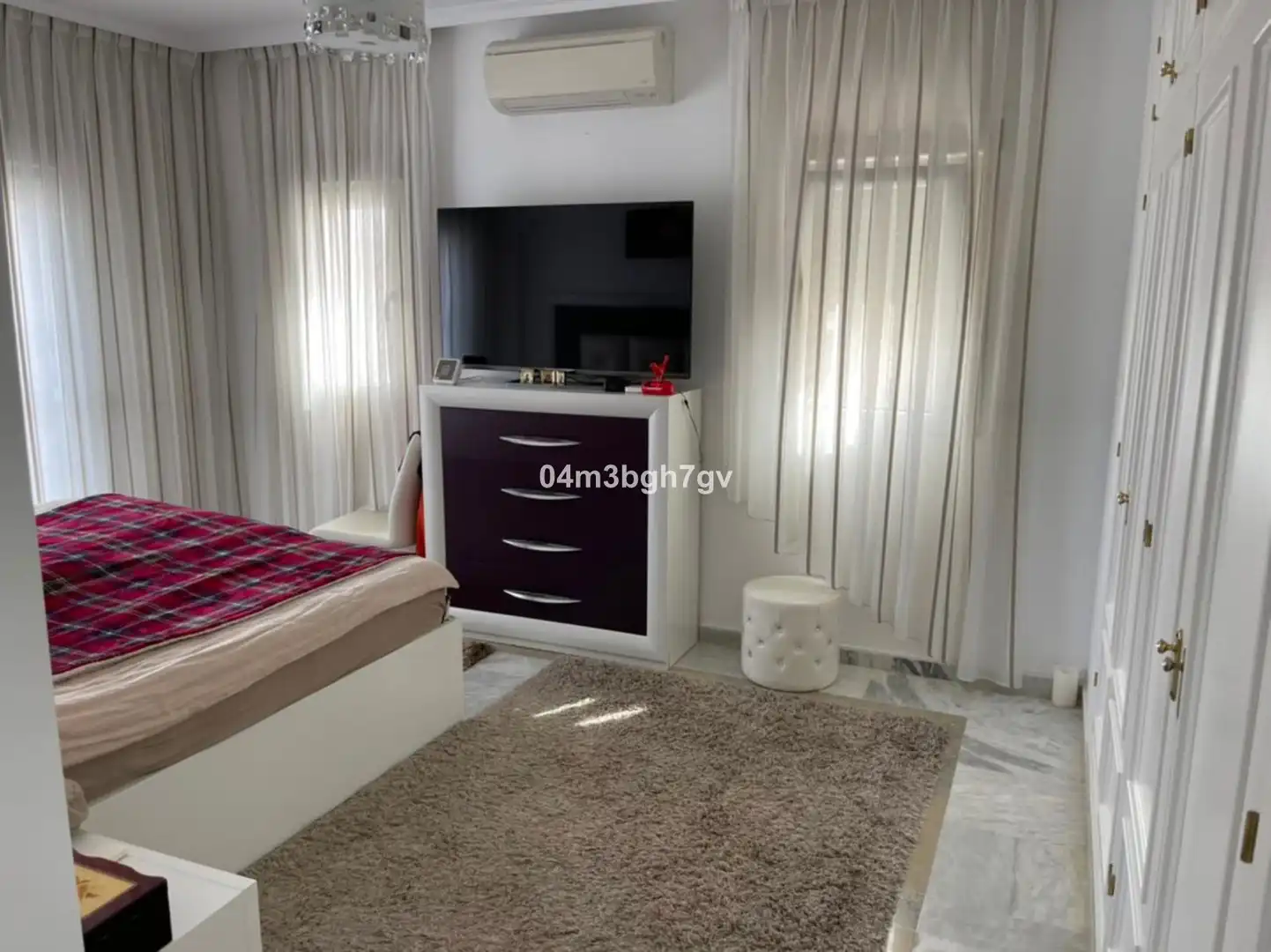 Detached house with pool for sale in Avenida de las Golondrinas, imagen 9
