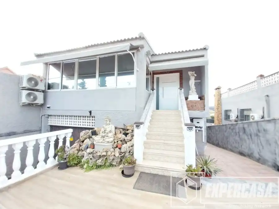 Exterior view of Houses for sale in Torrent  with Air Conditioner, Heating and Terrace
