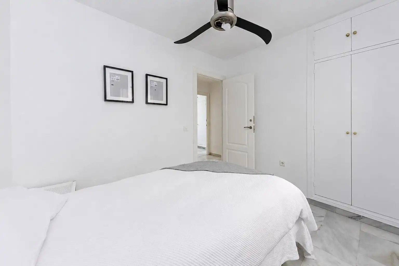 Habitación de Apartamento en venta en Fuengirola con Aire acondicionado, Terraza y Balcón