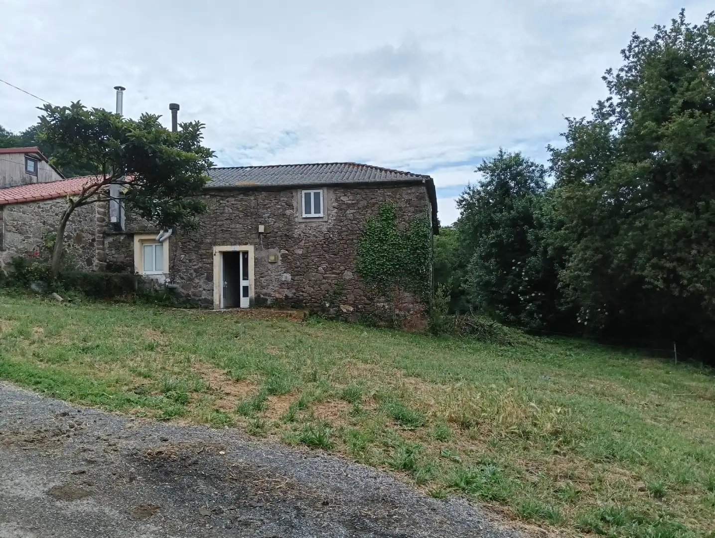 Vista exterior de Casa adosada en venta en Vilasantar con Jardín privado