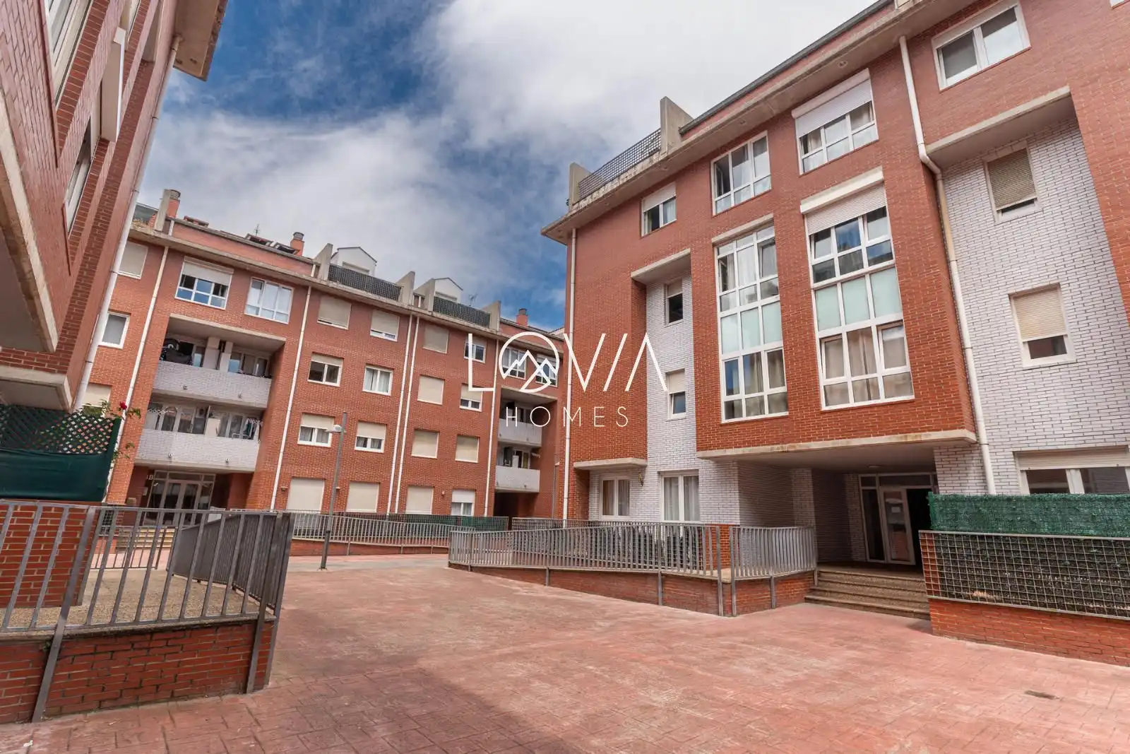 Vista exterior de Pis en venda en El Astillero  