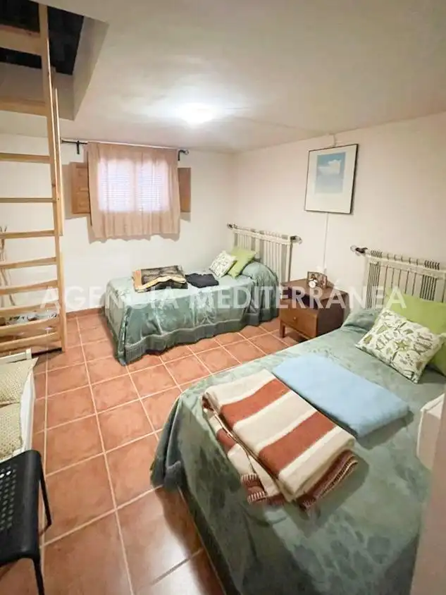 Dormitori de Finca rústica en venda en Almansa amb Calefacció, Jardí privat i Terrassa