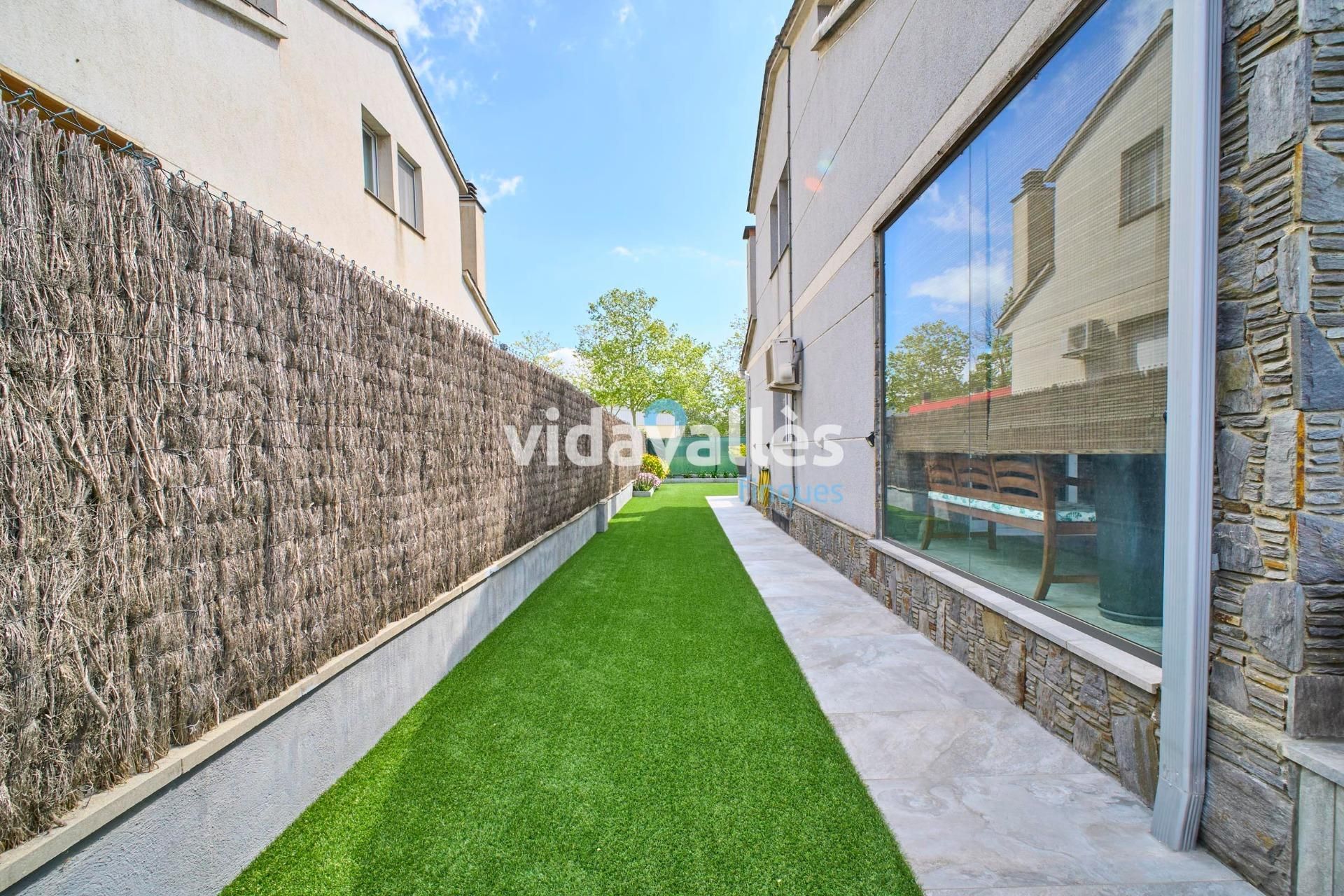Jardín de Casa adosada en venta en Cardedeu con Calefacción, Jardín privado y Trastero