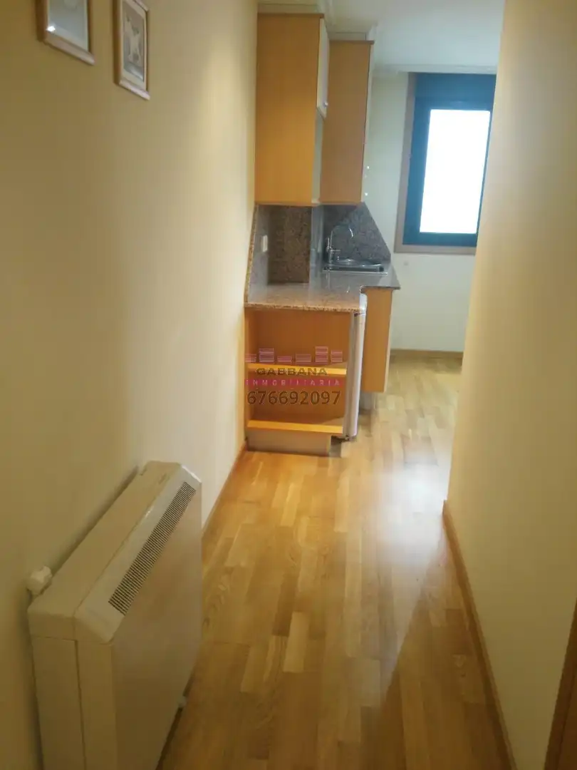 Cocina de Estudio de alquiler en Vigo  con Calefacción, Parquet y Lavadora