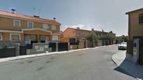 Vista exterior de Casa adosada en venda en Navalagamella amb Aire condicionat, Calefacció i Jardí privat