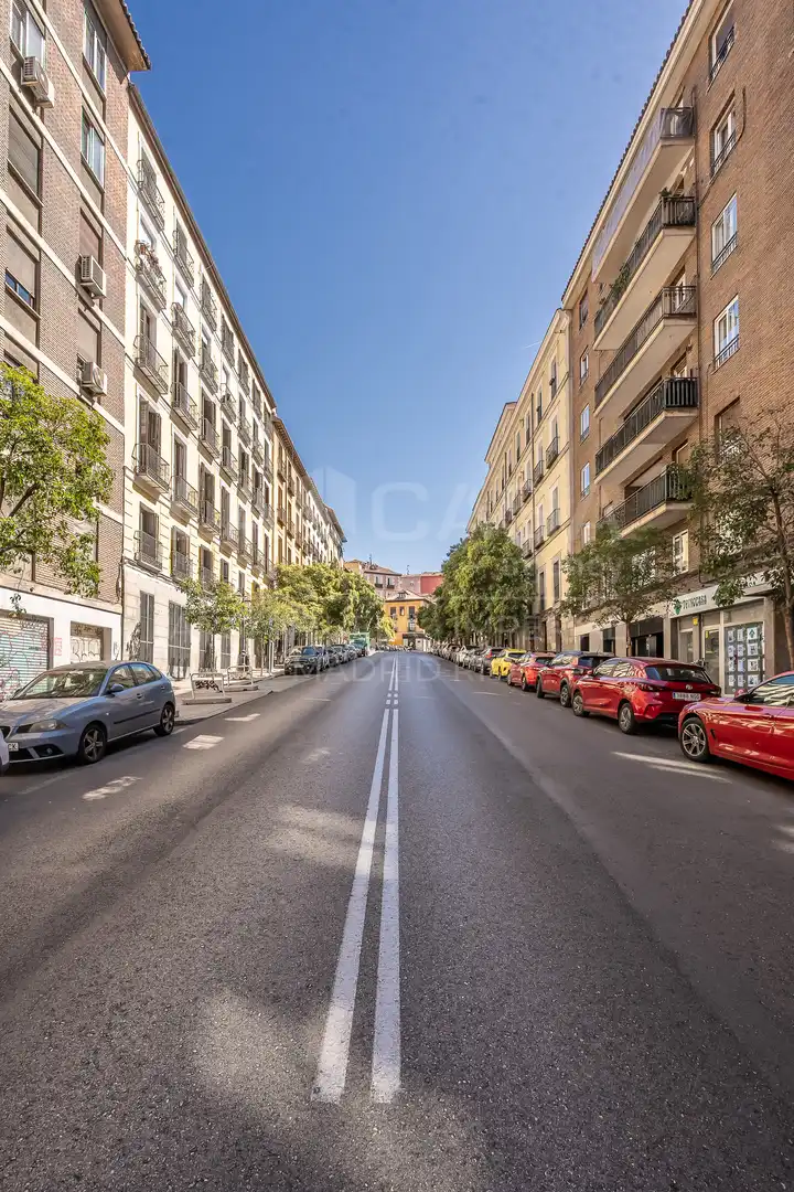 Vista exterior de Piso en venta en Madrid con Calefacción