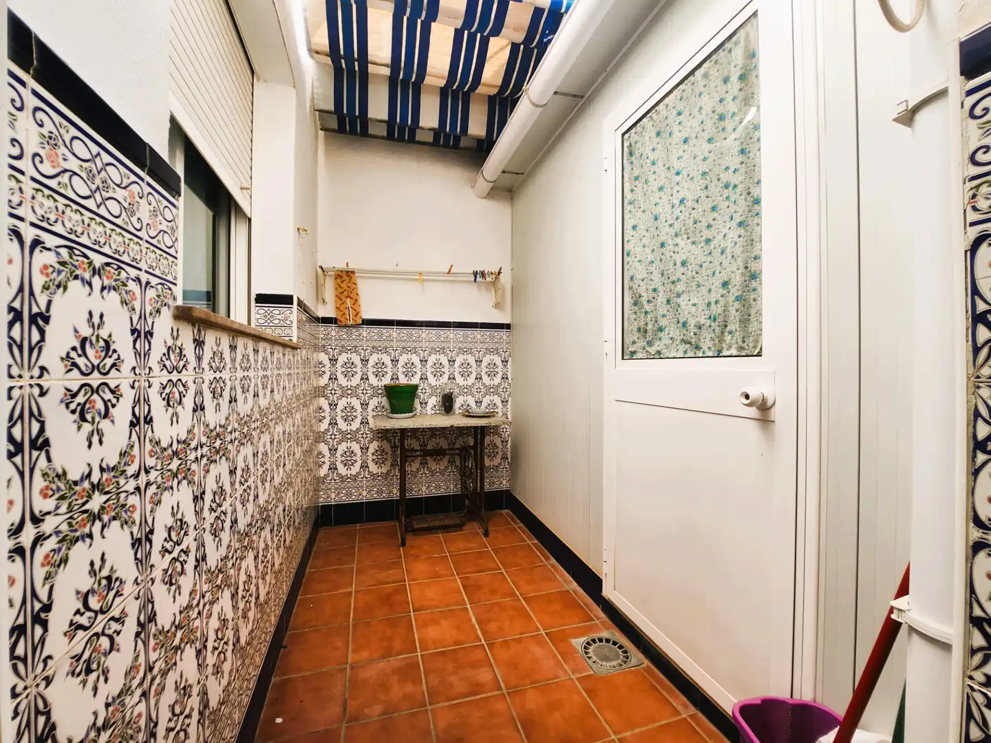 Balcony of Detached homes for sale in Alcalá de Guadaira  with Air Conditioner, Terrace and Storage room