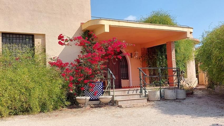 Vista exterior de Casa o xalet en venda en Ontinyent amb Aire condicionat, Calefacció i Jardí privat