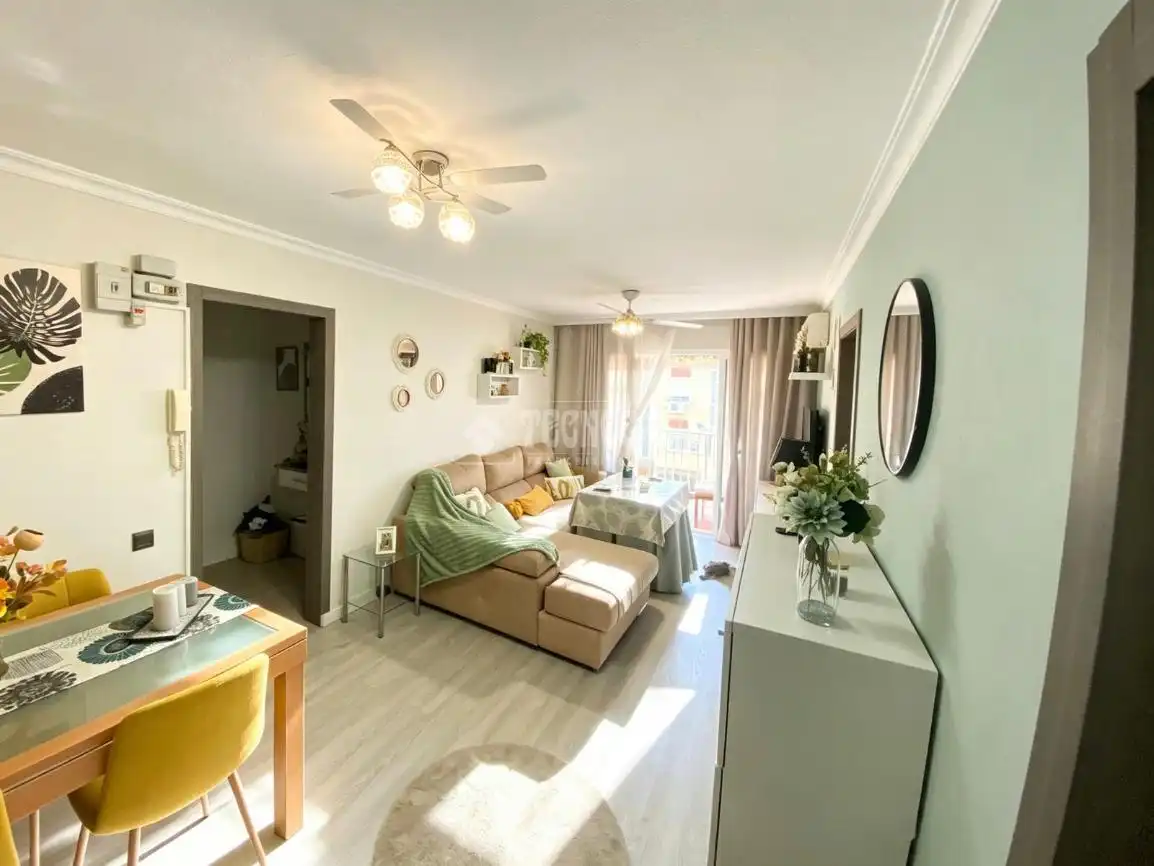 Sala de estar de Piso en venta en Montequinto con Aire acondicionado y Terraza