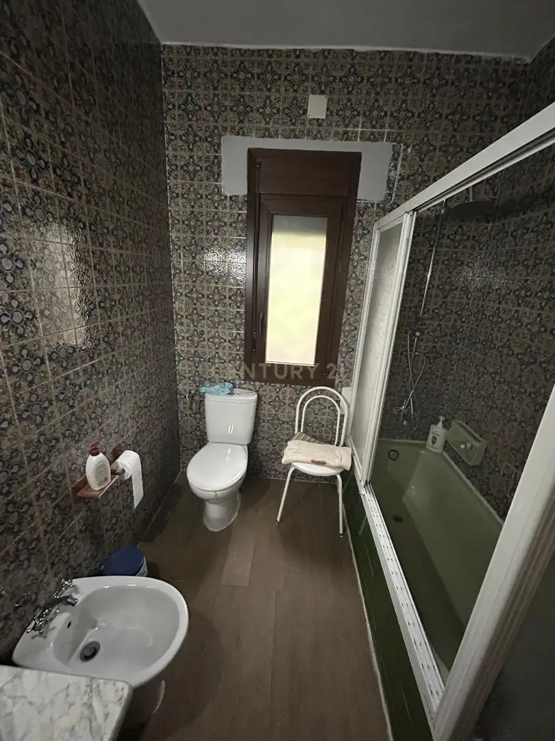 Bany de Casa o xalet en venda en Cáceres amb Jardí privat i Piscina