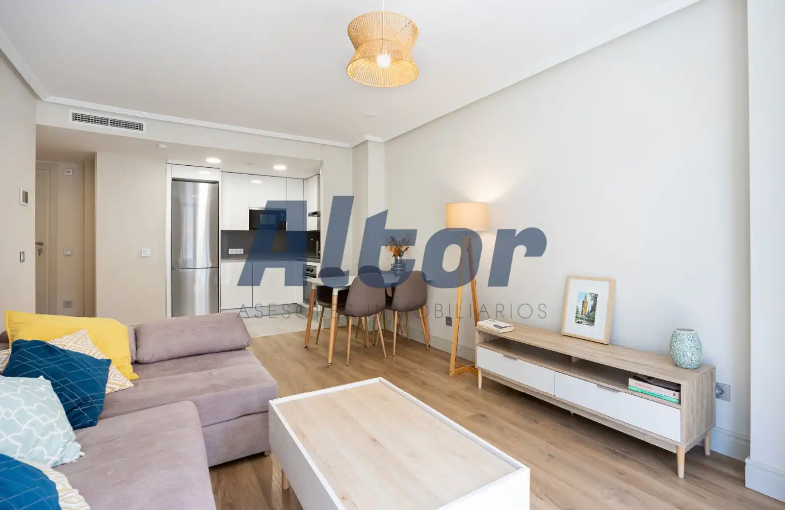 Wohnzimmer von Wohnung zum Verkauf in Madrid mit Klimaanlage, Abstellraum und Schwimmbad