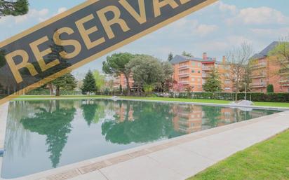 Piscina de Pis en venda en Colmenarejo amb Terrassa