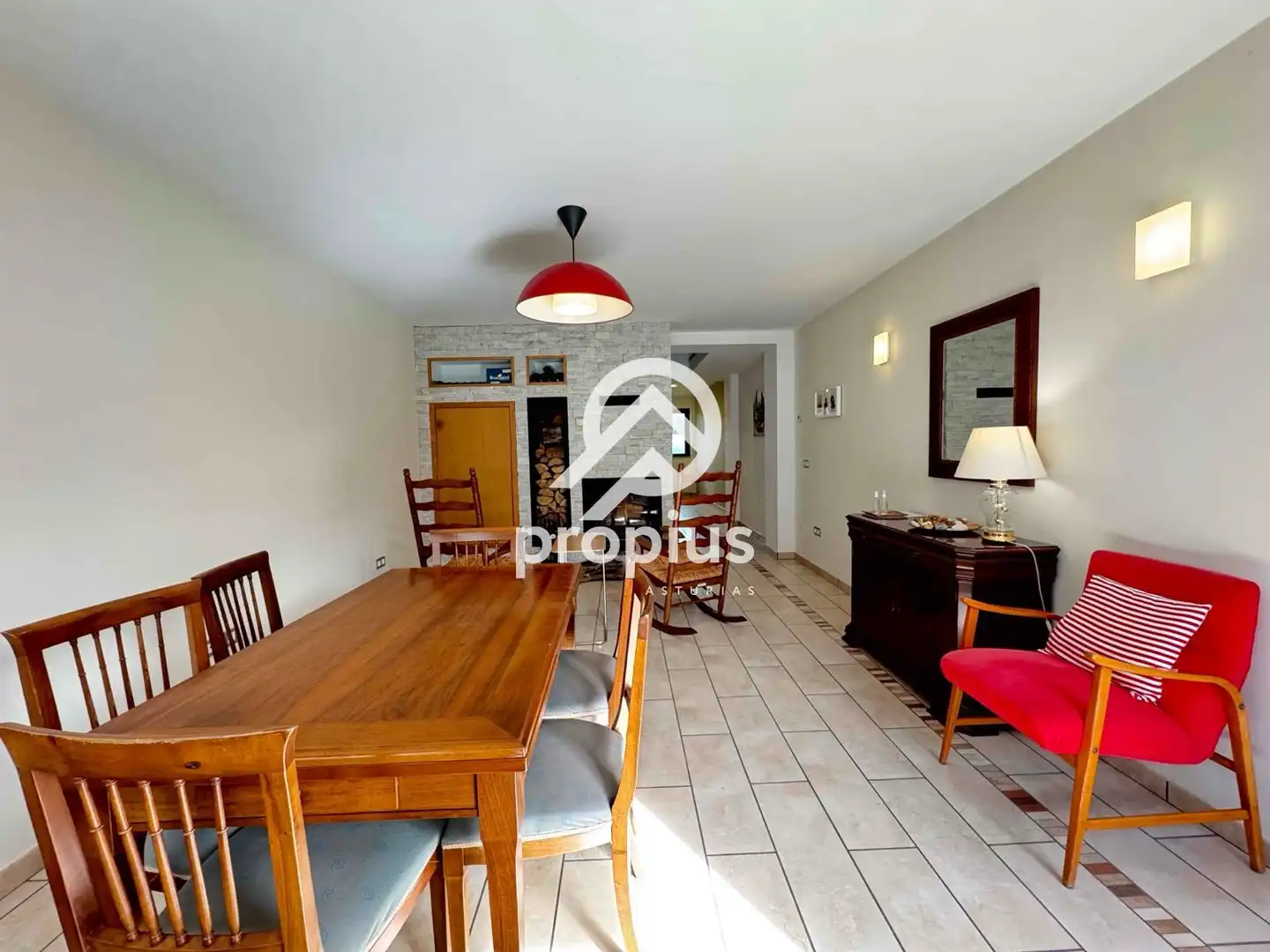 Esszimmer von Einfamilien-Reihenhaus zum Verkauf in Llanes mit Heizung und Möbliert