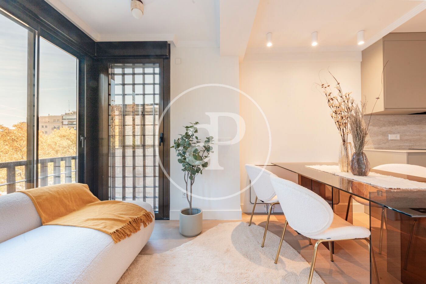 Exterior view of Flat for sale in  Madrid Capital  with Air Conditioner, Heating and Furnished