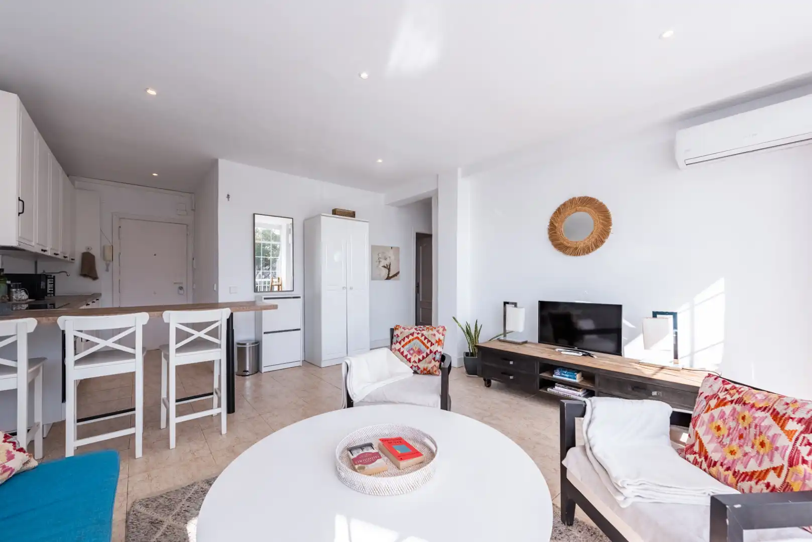 Sala d'estar de Apartament en venda en Marbella amb Aire condicionat, Terrassa i Moblat