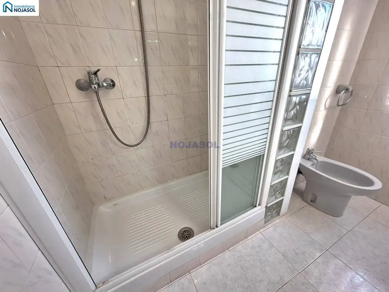 Bany de Casa o xalet de lloguer en Noja amb Calefacció, Jardí privat i Moblat