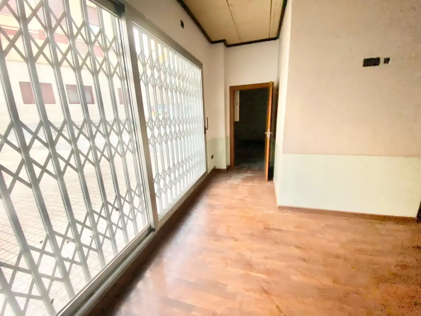 Local en venta en Lorca con Aire acondicionado y Amueblado