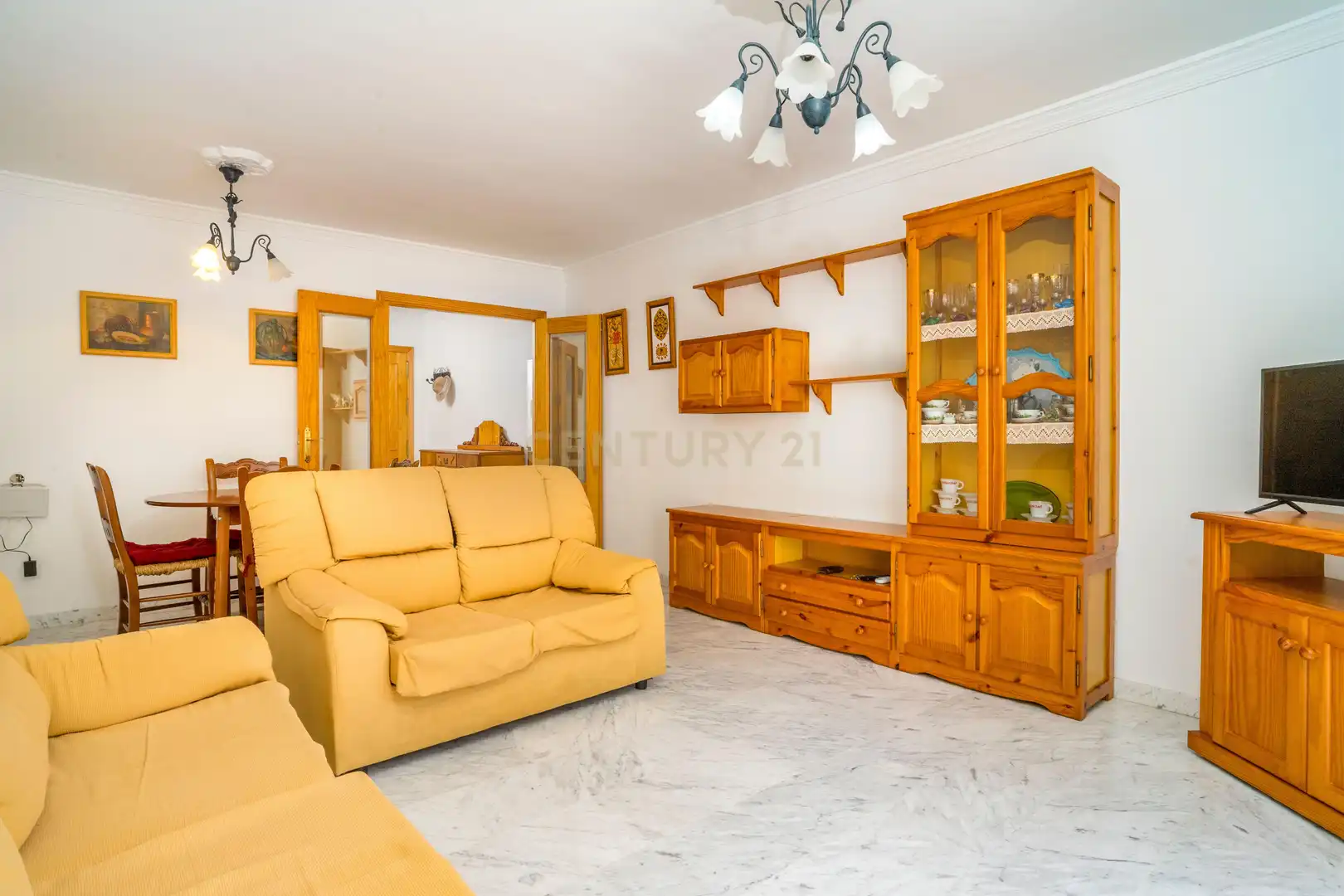 Sala d'estar de Pis en venda en Estepona amb Aire condicionat