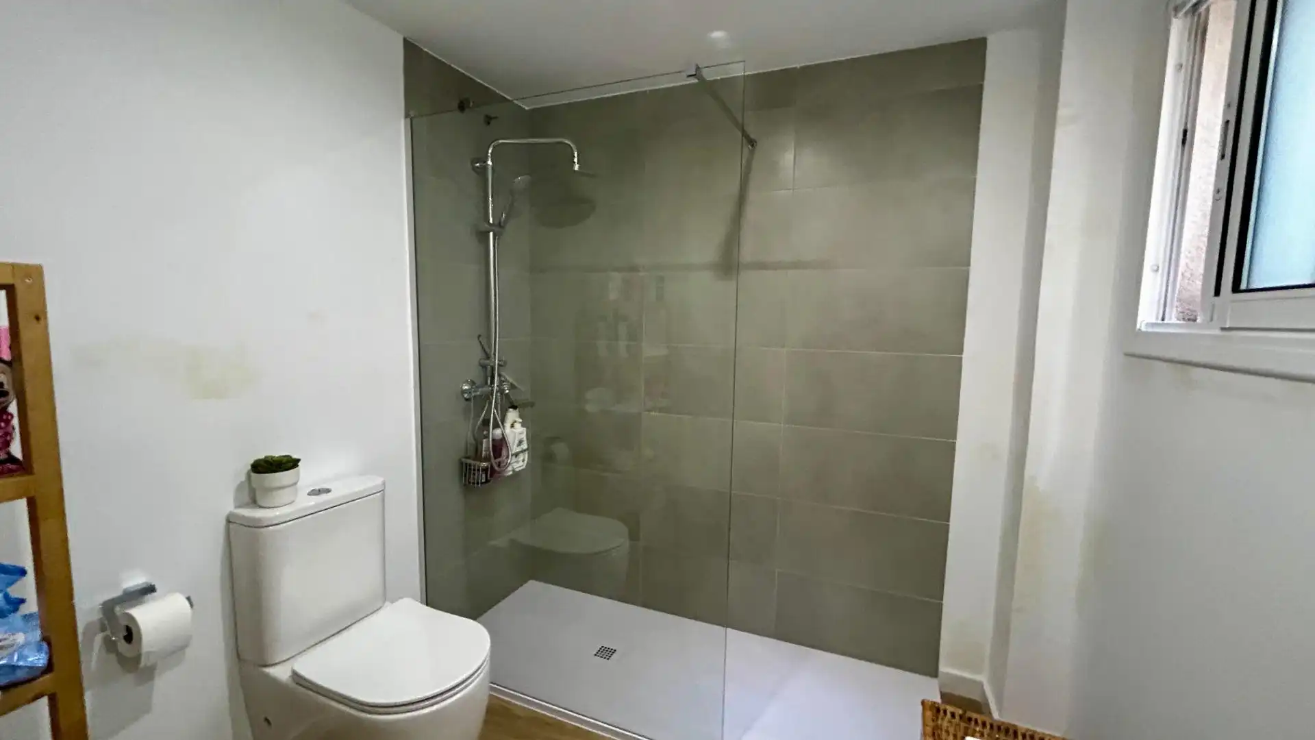 Bathroom of Attic for sale in Mataró  with Air Conditioner, Heating and Parquet flooring