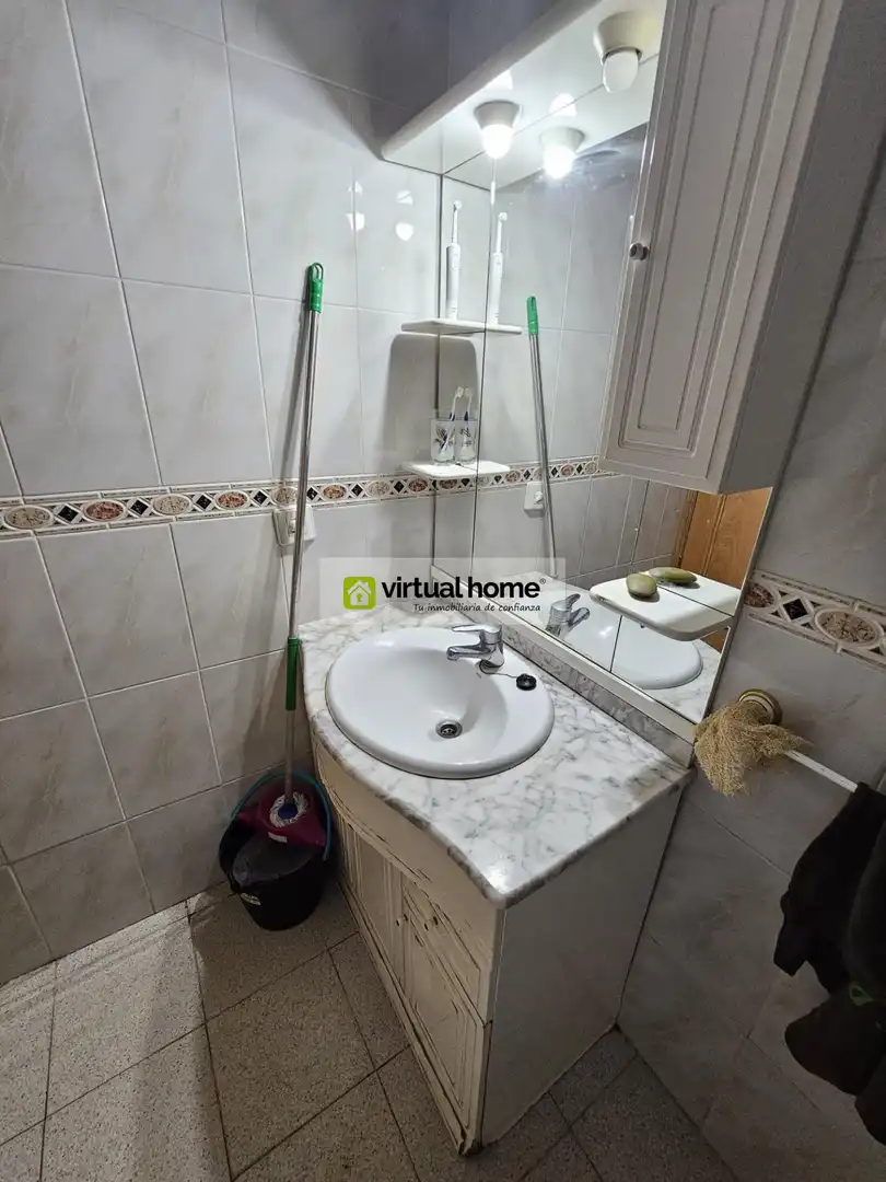 Bany de Pis en venda en Benidorm amb Jardí privat, Terrassa i Piscina comunitària
