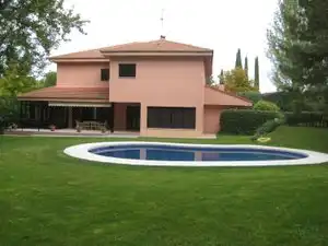 Jardí de Casa o xalet en venda en Pozuelo de Alarcón amb Aire condicionat, Calefacció i Jardí privat