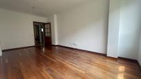 Sala d'estar de Pis en venda en Las Palmas de Gran Canaria amb Jardí privat, Alarma i Piscina comunitària