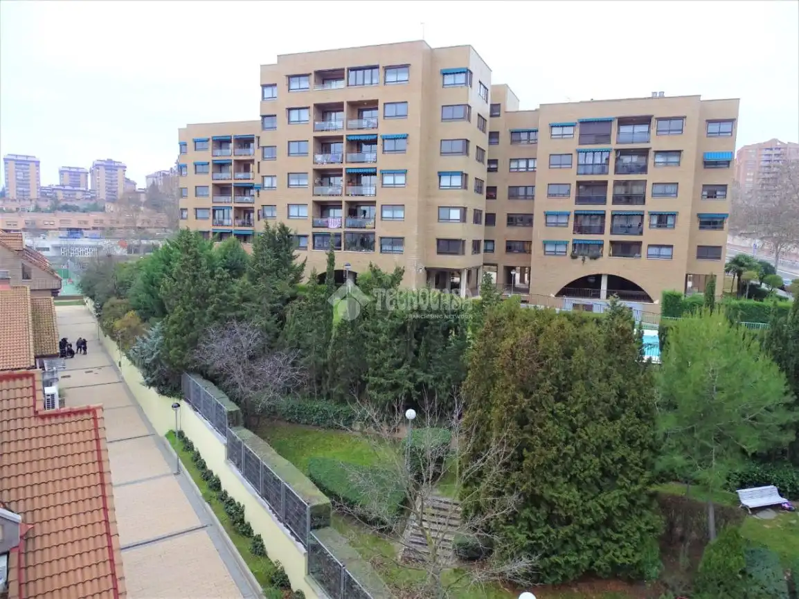 Vista exterior de Pis de lloguer en Valladolid amb Aire condicionat, Calefacció i Piscina comunitària