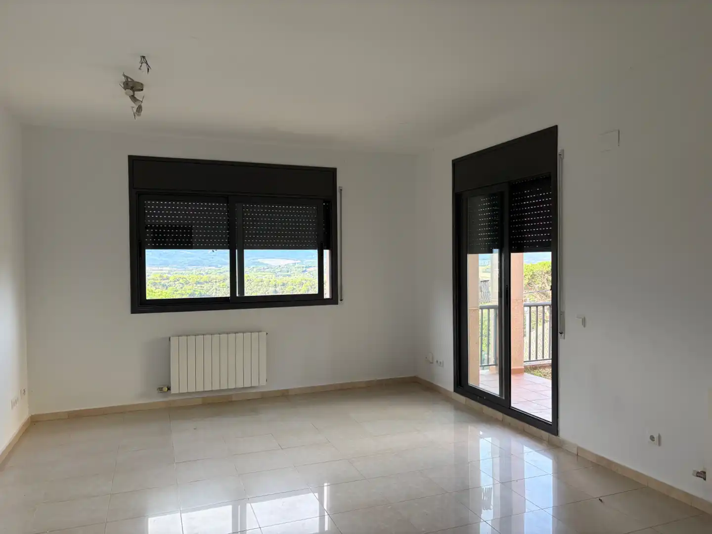 Haus mit Terrasse zur Miete in Vallgorguina