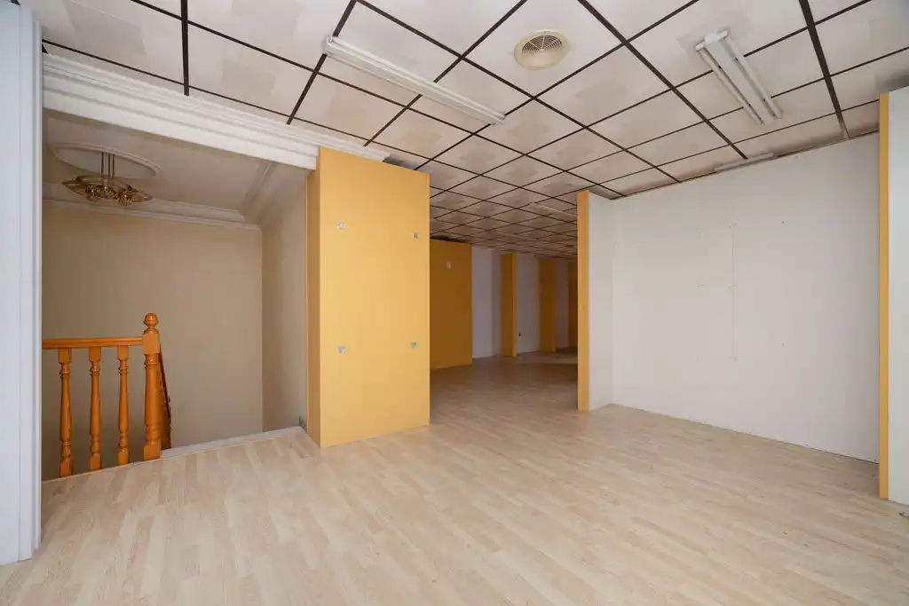 Business premises for sale in C/ Canalejas, imagen 19