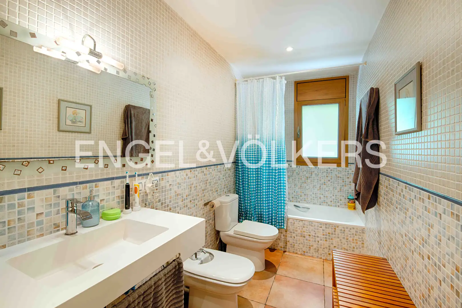 Baño de Casa o chalet en venta en Navata con Aire acondicionado, Calefacción y Jardín privado