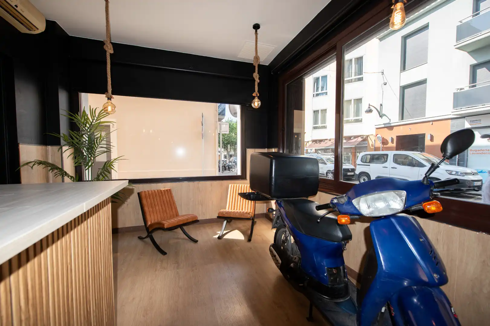Locale commerciale in cessione a Carrer de Girona, imagen 2
